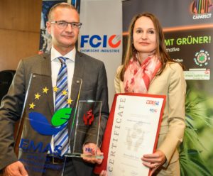 Das europäische Umweltzeichen EMAS gibt's für Synthesa in Perg. Foto: WK