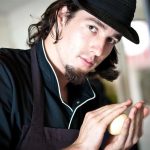 Kreativer Wirt mit Bodenhaftung