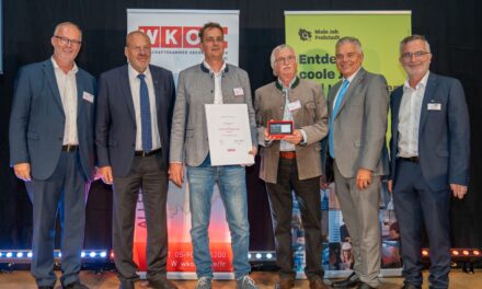 Bestens besuchter Wirtschaftsempfang der WKO Freistadt mit Florian Brungraber bei Holzmann Fahrzeugbau in Königswiesen